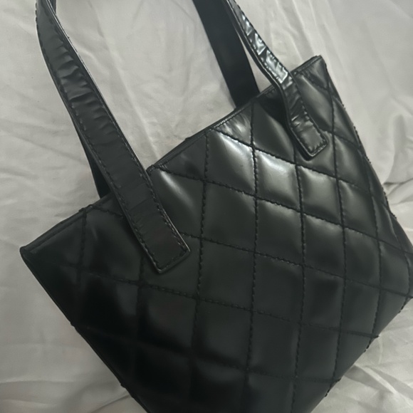 Chanel Wils Stitch Glazed Leather Tote - Picture 2 of 6